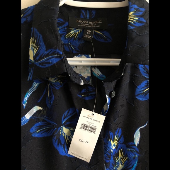 NWT Banana Republic floral shirt size XS - Picture 3 of 5